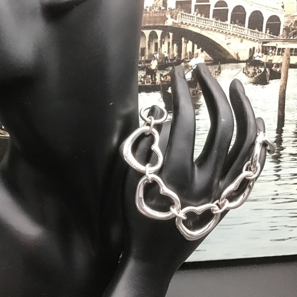 Elsa Peretti Tiffany & Co 925 Sterling Silver, Open Hearts Toggle Bracelet - Picture 1 of 10